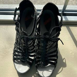 Jshoes Black patent leather lace up sandals. Size 9